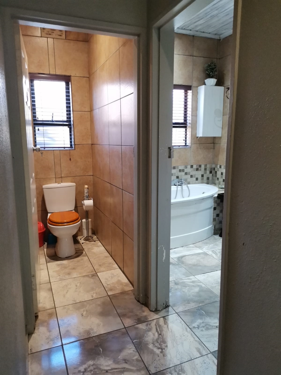 3 Bedroom Property for Sale in Peerless Park East Western Cape